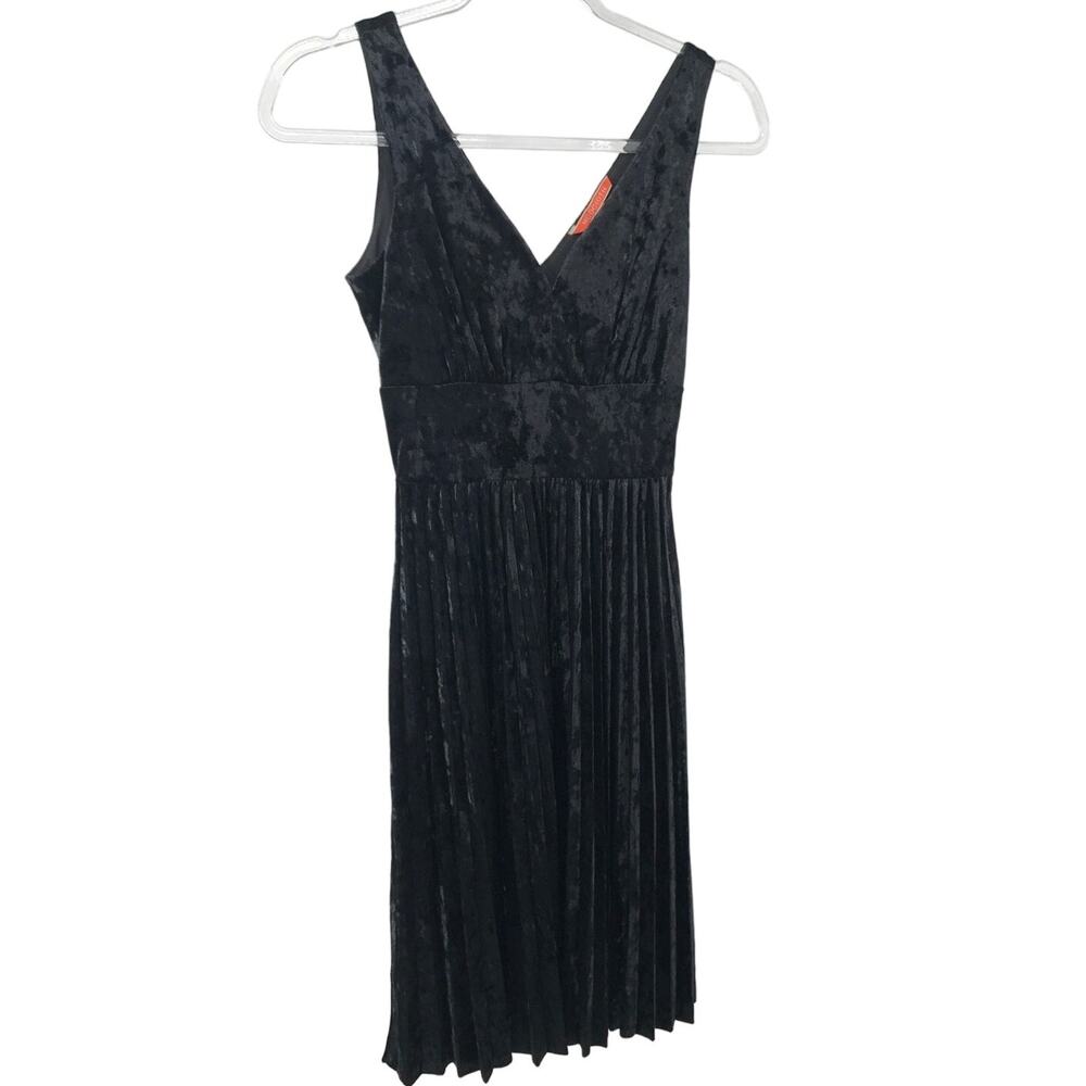 Modcloth V-Neck Sleeveless Pleated Sheath Dress Womens XXS Black Velvet